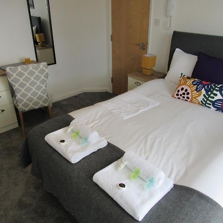 The Cambridge Suites - Tas Accommodations Exterior photo