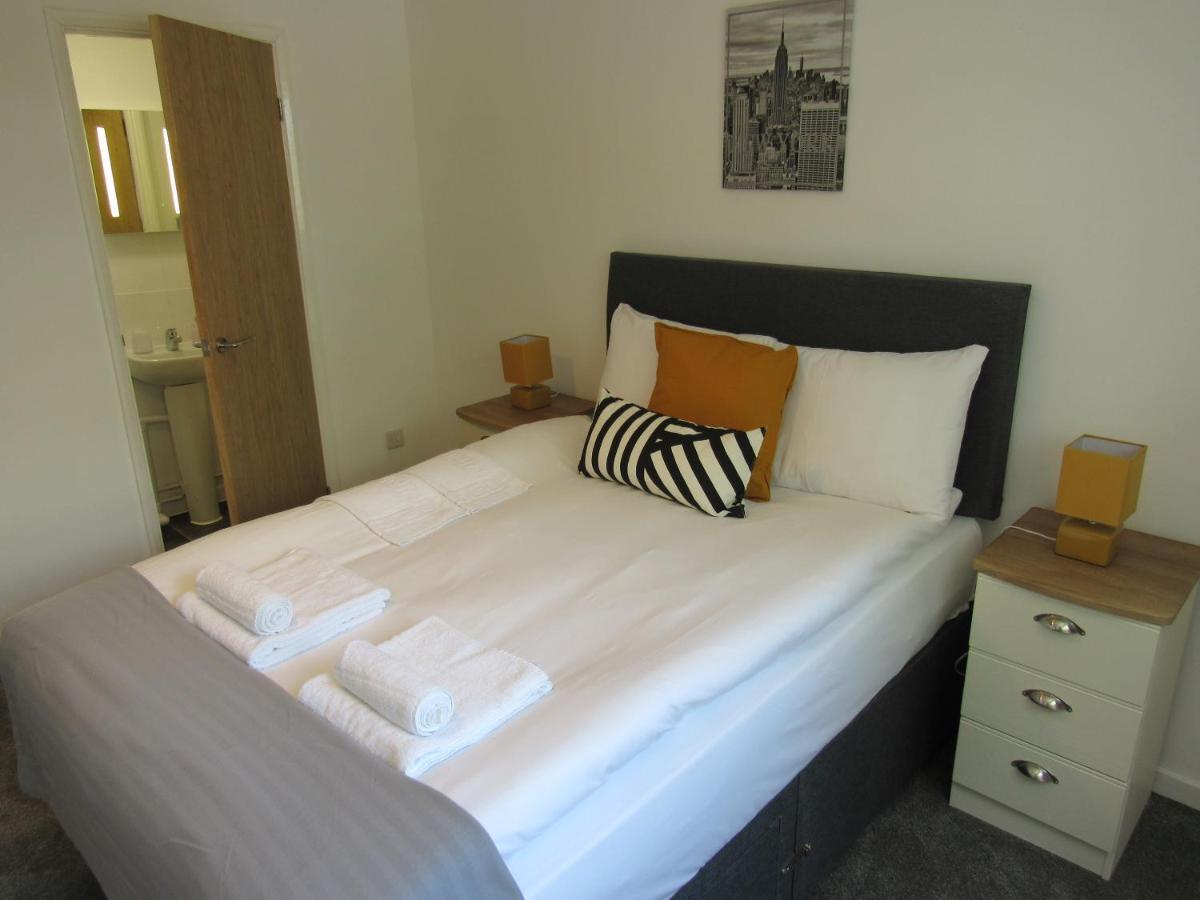 The Cambridge Suites - Tas Accommodations Exterior photo