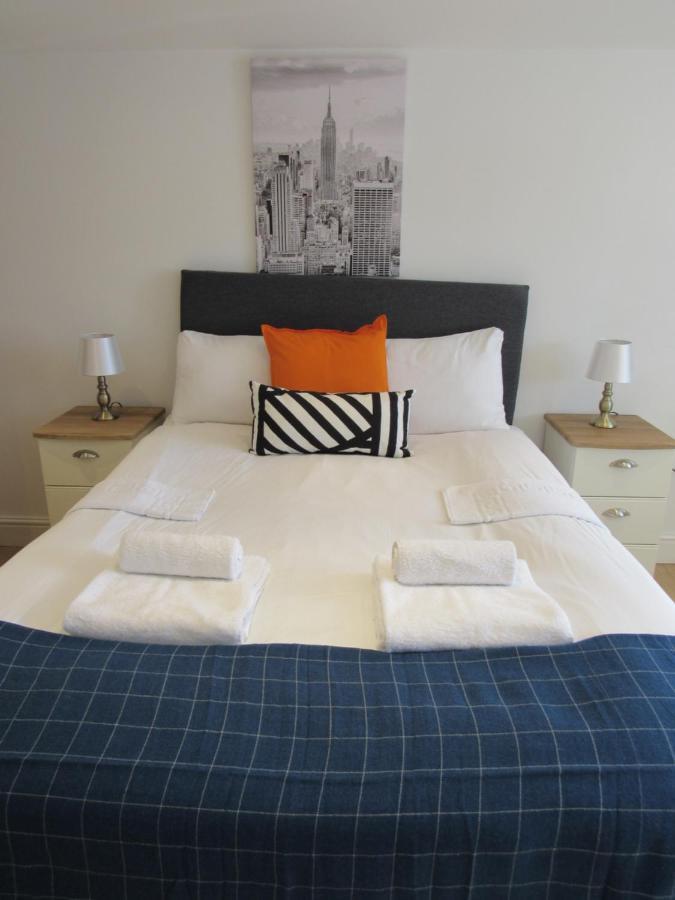 The Cambridge Suites - Tas Accommodations Exterior photo