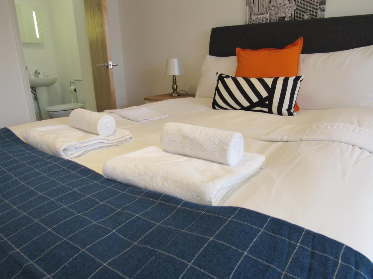 The Cambridge Suites - Tas Accommodations Exterior photo